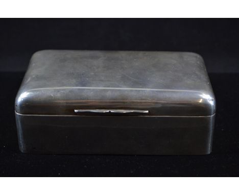 Late Victorian silver cigarette box, Army & Navy Cooperative Society Ltd, London 1893, of plain rounded rectangular form, 14.