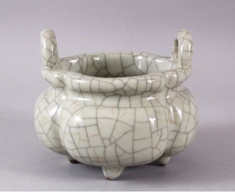 A GOOD CHINESE QUATRELOBED CRACKLE GE GLAZED TRIPOD CENSER, with twin moulded handles and tripod feet, the base bearing a six