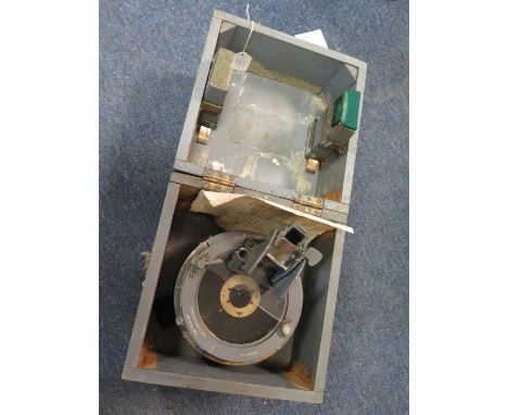 Compass in original wooden case, Type 02A, ref no. 6A/890, no 21606H, also inc original instructions