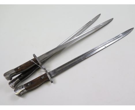 Bayonets - P.07 Bayonets without scabbards all in good condition as follows:- PO7 by Lithgow marked '2MD' 1919. PO7 by JAC da
