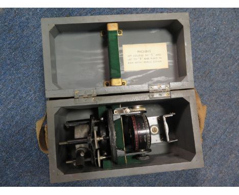Astro compass MKII in a original wooden case, ref no. 6A/1174