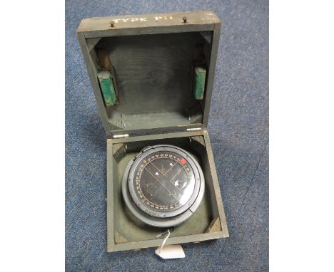 Compass in original wooden case, type PLL, no. 36755B 