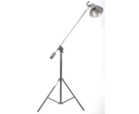 Photax Interfit Lighting - Boom Arm 2 - A mid 20th Century retro vintage&nbsp;cantilever photographic lamp light by Photax Bo
