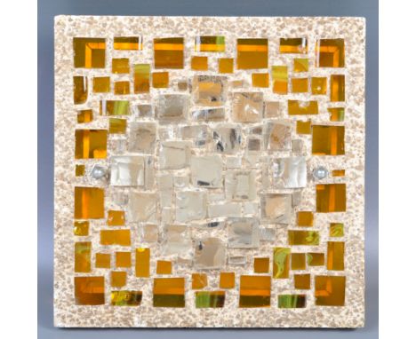 A fantastic 20th Century retro vintage brutalist wall lamp light fitting of concrete and faceted cut glass construction. The 