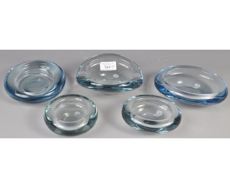 Per Lutken ( Lütken ) - Holmegaard - A collection of five 20th Century retro vintage Danish studio art glass bowls / dishes o