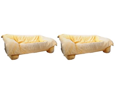 De Pas, D'Urbino &amp; Lomazi - Ligne Roset - Flou Flou - A quality pair of late 20th Century Italian / French 1980's retro v