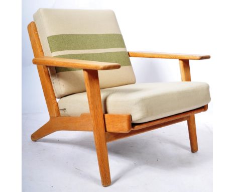 Hans J Wegner -&nbsp;Getama -&nbsp;GE 290 - An original mid Century lounge / easy chair / armchair by Hens Wenger for Getma. 