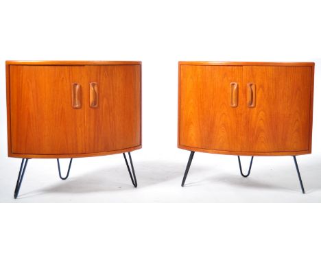 Victor B. Wilkins - G-Plan - Fresco - A pair of 1960's retro vintage teak wood bedside cabinet cupboards by G plan. Each havi