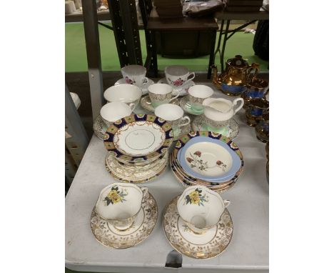 A QUANTITY OF VINTAGE CHINA TEA CUPS, SAUCERS AND PLATES