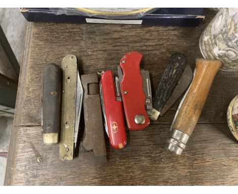 SEVEN VINTAGE PENKNIVES