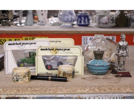 A VINTAGE CONWAY STEWART FOUNTAIN PEN WITH 14CT NIB, DIE-CAST VEHICLES, A SHIP IN A BOTTLE, MINI OIL LAMP, ETC