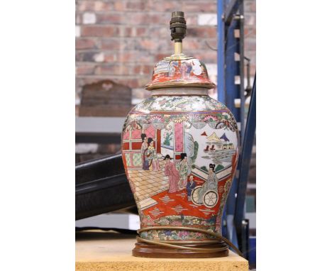 A JAPANESE PATTERNED CERAMIC TABLE LAMP, HEIGHT 37CM