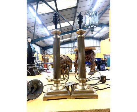 A PAIR OF BRASS COLUMN LAMP BASES, HEIGHT 43CM