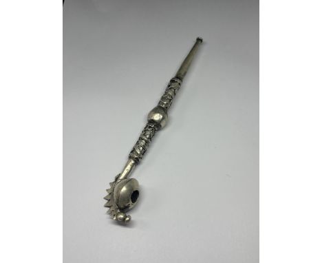 A VINTAGE WHITE METAL DECORATIVE PIPE, POSSIBLY SILVER