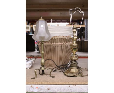 TWO BRASS TABLE LAMPS, ONE WITH A VINTAGE GLASS SHADE, PLUS SEVEN LAMP SHADES