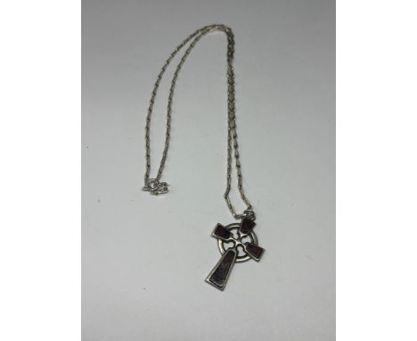 A SILVER NECKLACE WITH A CELTIC SILVER AND AGATE CROSS