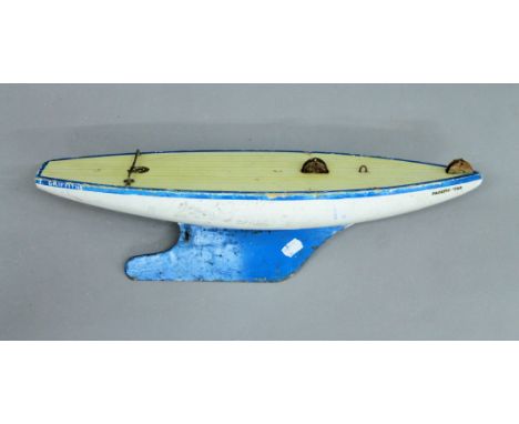 A vintage pond yacht. 53 cm long.