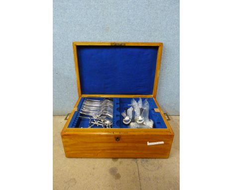 An oak cased Walker &amp; Hall E.P.N.S part canteen of cutlery 