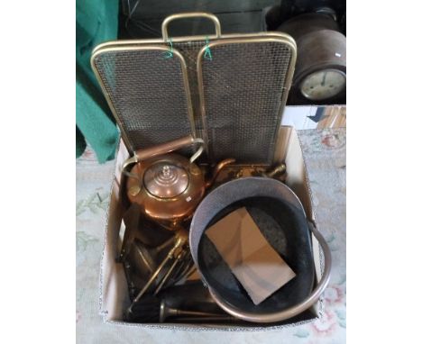 A mixed lot of metalwares, to include: a copper coal bin, kettle, brass fire tools and other items.