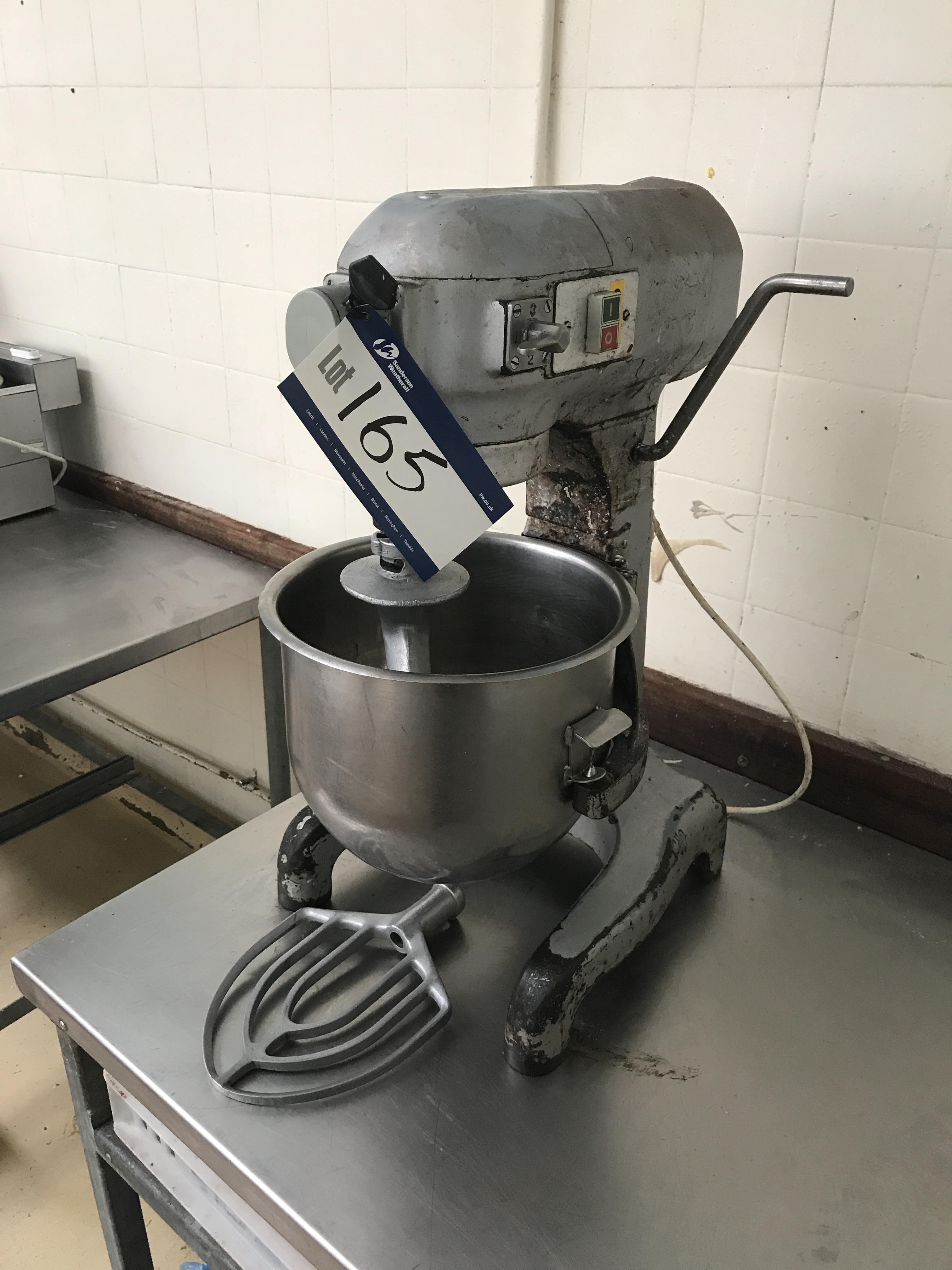 Hobart A200 20 Quart Bench Top Mixer with Bowl, Dough Arm and Flat