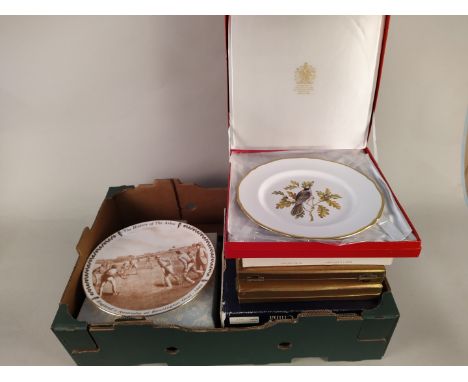 A group of sixteen boxed and loose collectors plates including Royal Doulton, Aynsley, Royal Worcester, Spode and three Beswi
