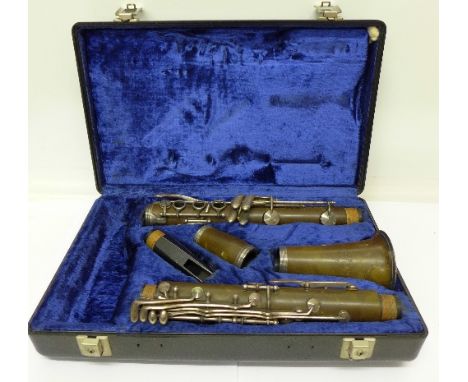 A clarinet, Lark, made in China, M4001, cased