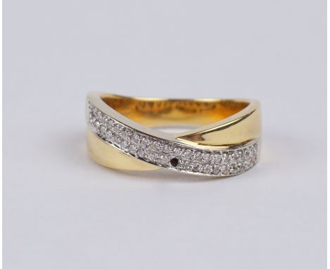 Ring mit ca.62 Brillanten, total 0,3ct, 585er Gold Gew.7,31g, zweireihig angeordnet (1 Stein zu ergänzen), U.62