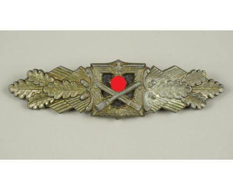 Nahkampfspange des Heeres in Bronze, 2.Weltkrieg Feinzink, Reste von Bronzierung, Herst. F&amp;amp;BL (Funcke &amp;amp; Brüni