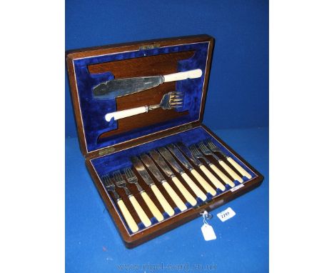 A cased set of Walker and Hall Fish Eaters and Servers 