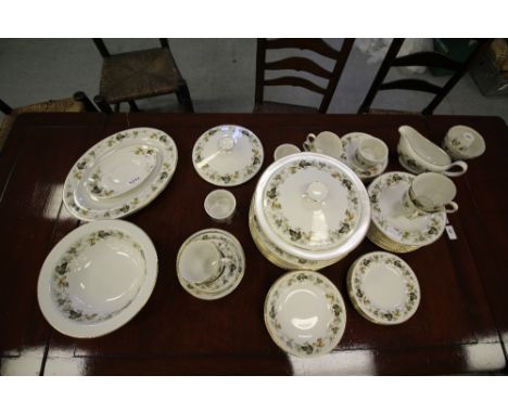 Royal Doulton Larchmont tea/dinner service