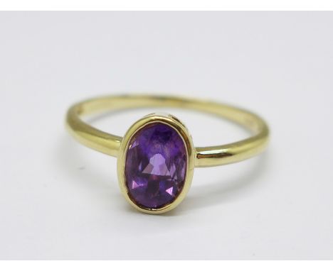 A 9ct gold, amethyst ring, 1.5g, O 