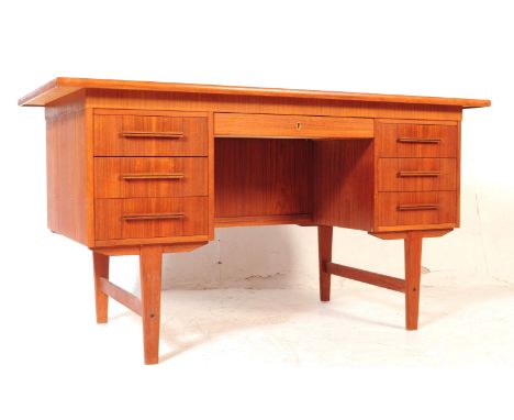 A retro 1960's teak wood dressing table writing desk in the Fresco Range style by&nbsp;G Plan. Having a suspension top over t