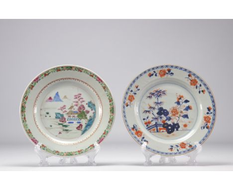 Set of 2 18th century Chinese porcelain plates - Weight: 680 g - Shipping available - Region: Chine - Sizes: D 230 MM - At fi