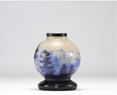 Muller Freres Luneville lamp base decorated with a mountainous landscape - Weight: 1.07 kg - Shipping available - Region: Fra