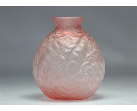 Satin pink Art Deco vase with garland decoration signed Sars France - Weight: 845 g - Shipping available - Region: France - S