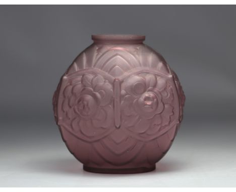 Art Deco ball vase with stylized floral motifs on a mauve background signed CLA France - Weight: 840 g - Shipping available -