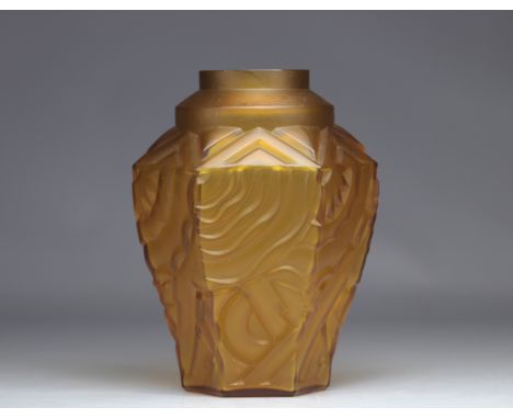 SCAILMONT Ocher Geometric Art Deco Vase by Henri Heemskerk - Weight: 2.17 kg - Shipping unavailable - Region: Belgique - Size