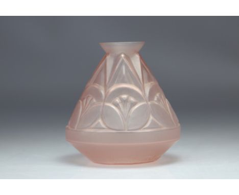 SCAILMONT Pink Art Deco vase creation by Henri Heemskerk - Weight: 345 g - Shipping available - Region: Belgique - Sizes: H 1