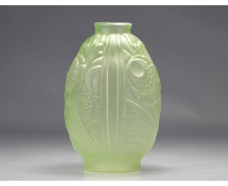 SCAILMONT Pale green Art Deco vase with geometric patterns creation by Henri Heemskerk - Weight: 1.12 kg - Shipping unavailab