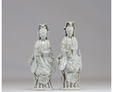 2 Buddha Guanyin statuettes - late 19th century - Weight: 792 g - Shipping available - Region: JAPONNAIS - Sizes: H 230 MM L 