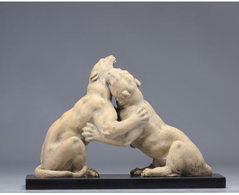 Sculpture "the battle of the lionesses" terracotta signed Carli - Weight: 4.40 kg - Shipping unavailable - Region: Europe - S
