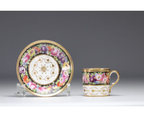 Paris porcelain cup decorated with flowers - Weight: 240 g - Shipping available - Region: France - Sizes: H 70 MM D 130 MM - 