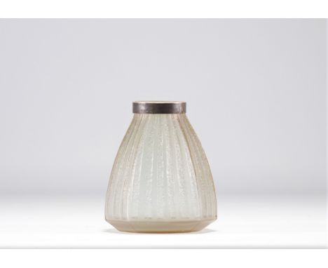 Daum Nancy Art Deco lamp base circa 1930 - Weight: 560 g - Shipping available - Region: France - Sizes: H 150 mm x D 125mm - 