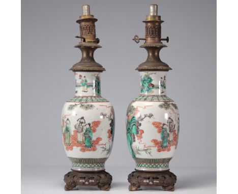 Pair of famille verte porcelain vases decorated with characters - Weight: 11.00 kg - Shipping unavailable - Region: Chine - S