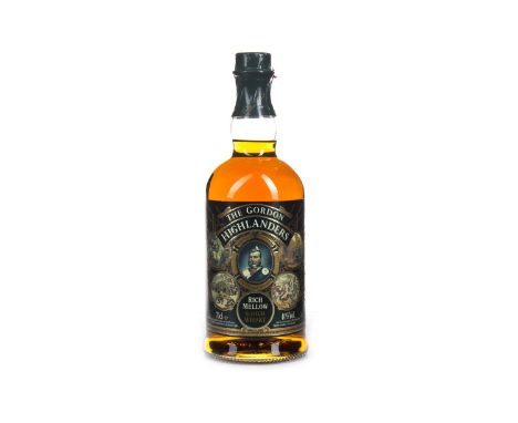 GORDON HIGHLANDERS Blended Scotch Whisky 70cl, 40% volume.
