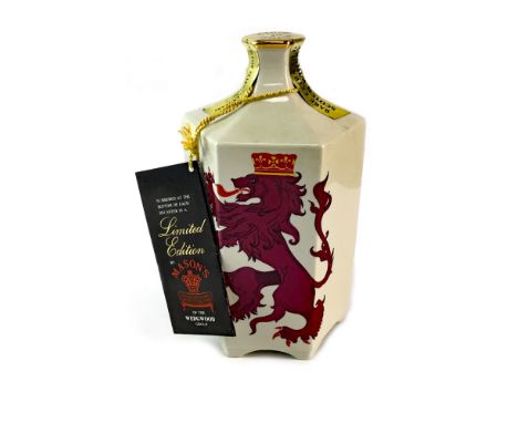 KING OF SCOTS AGED 17 YEARS Blended Scotch Whisky 75cl, 43% volume, ceramic bottle.