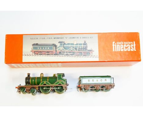 A South Eastern Finecast electric SE&CR Wainwright D class   4-4-0 tender locomotive, number 726. In lined green livery. Boxe