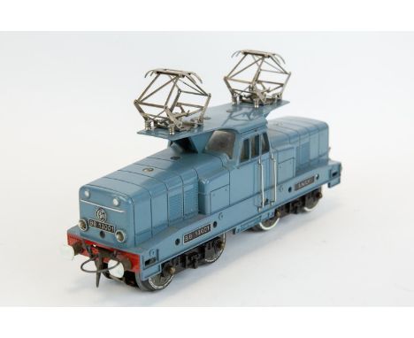 An seldom seen French Hornby O gauge centre cab twin pantograph 3 rail 20V electric locomotive.  In blue SNCF livery, loco nu