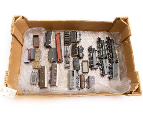 A quantity of 'OO' gauge Model Railway. 3 Great Western Locomotives - Dapol Castle class 4-6-0 Tender Locomotive, 'Nath Abbey