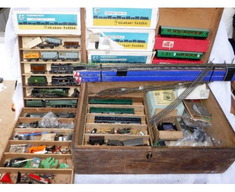 HORNBY DUBLO;  A VINTAGE 'OO' GAUGE RAILWAY SET, contained in a fitted period pine trunk, including a 'Corridor Coach' (4054)